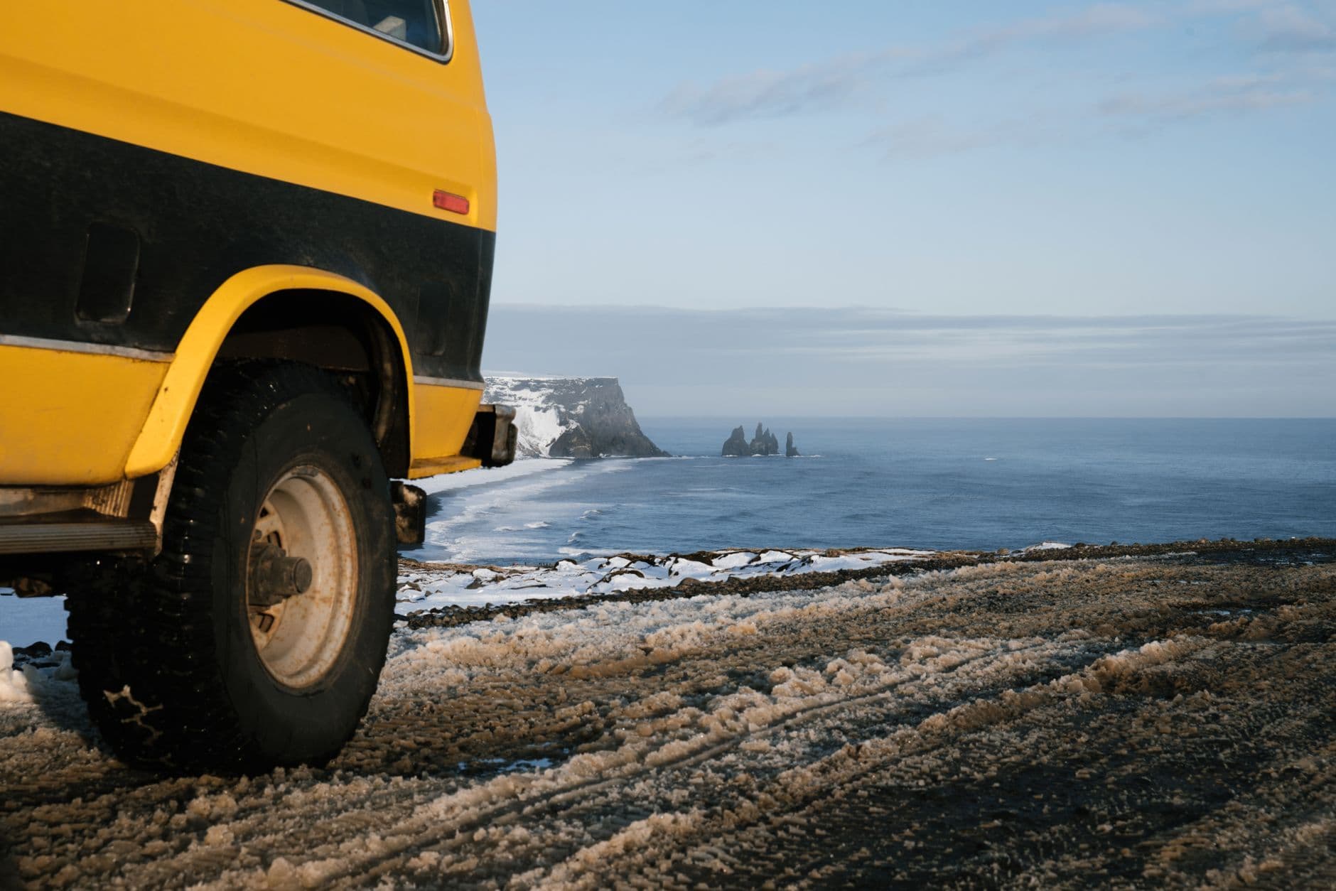 Road trip en van le long des falaises du Pays Basque