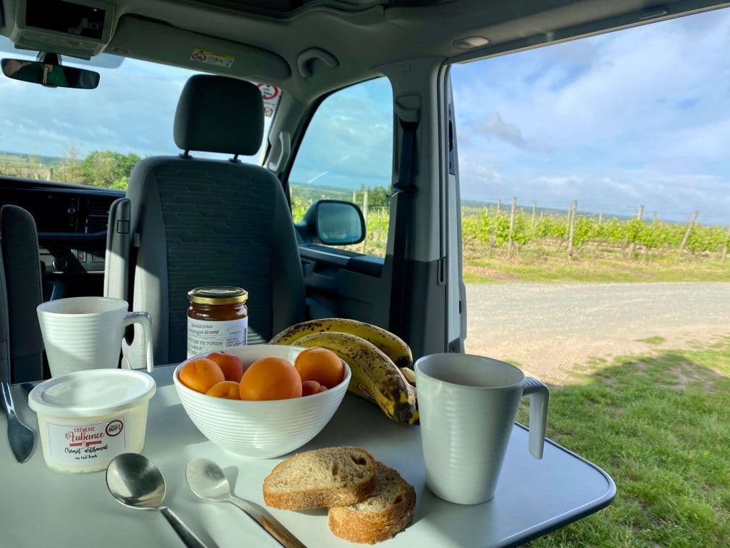 Petit déjeuner en van : 15 idées rapides et sans frigo