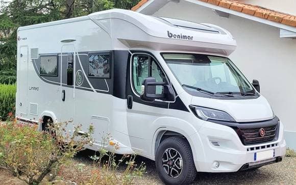 Location Camping-Car et Van Anglet : dès 40 €/jour - Yescapa
