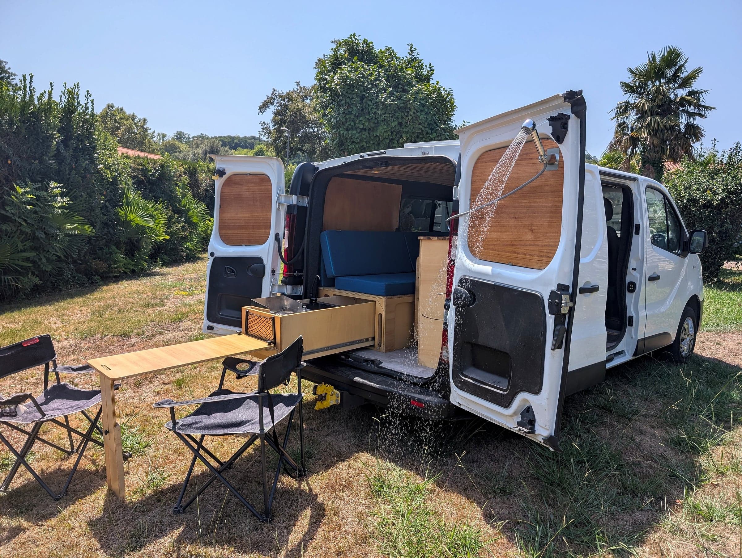 Pause en pleine nature, van ouvert