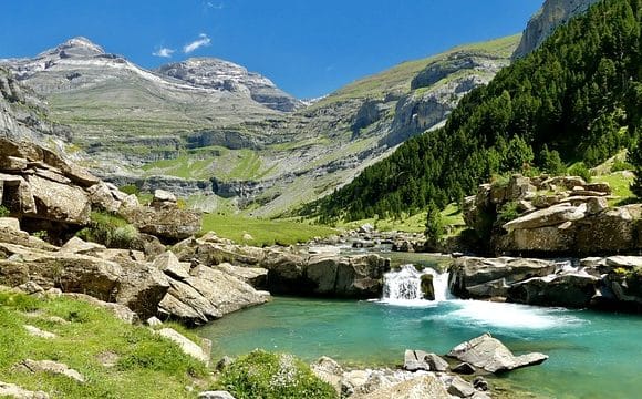 Le seul blog dont vous avez besoin pour un Road Trip en Van dans les Pyrénées : 7 Jours d’Aventure Inoubliables entre Montagnes et Vallées !