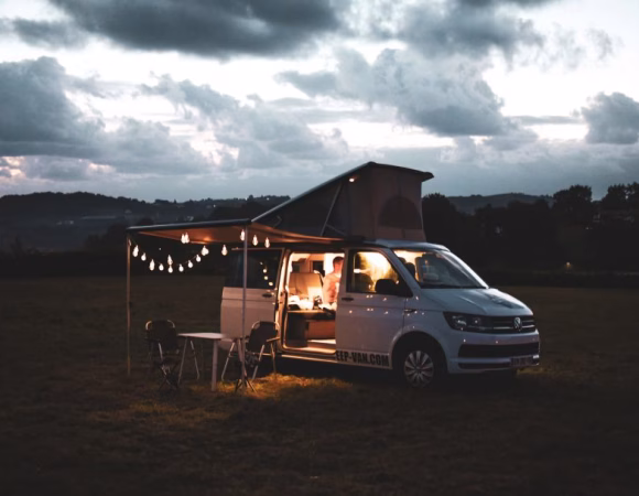 Peut-on faire du camping sauvage en van au Pays Basque ?