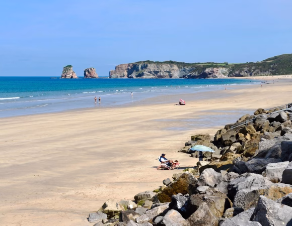 Quelles sont les meilleures plages accessibles en van au Pays Basque ?