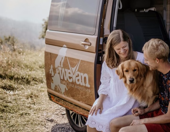 Comment voyager en van avec son animal de compagnie au Pays Basque ?